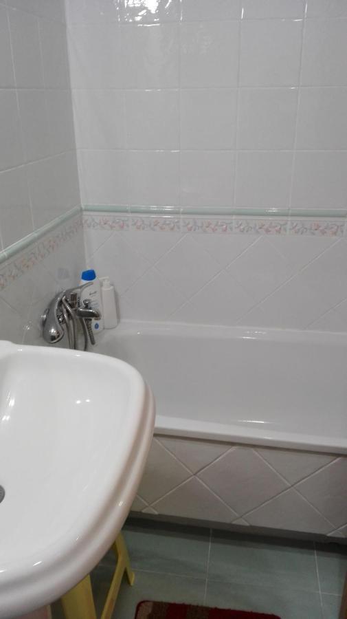 Amplio Loft Con Plaza De Garaje Lejlighed Onís Værelse billede